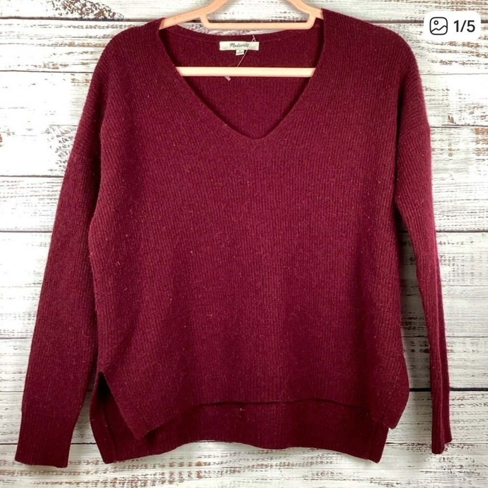Madewell V-Neck Sweater in Wine